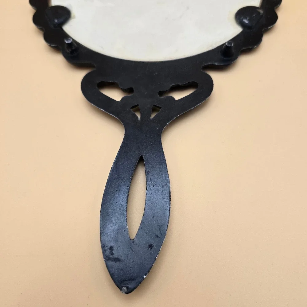 Vintage Mid-State Cast Iron Ceramic Strawberry Trivet Bonnies Kitchen Wall Decor